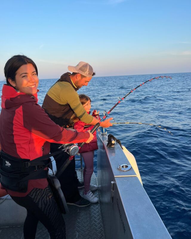 Quel rêve de faire prendre deux poissons de malade au deux femmes de ma vie en même temps 🤩🤩🤩🤩 #pecheenfamille #pecheencorse #lescalepeche #pecheauthon #pecheenmediterranee #guidedepeche #shimano #navicom #ultimatefishing #fishingtrip
